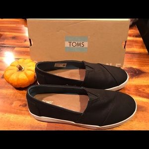 Black Coated Canvas Avalons